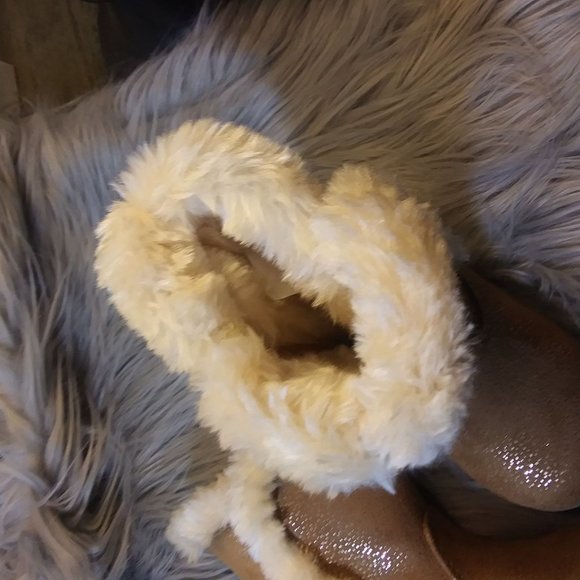 Girls' Hart Shearling Boots - Cat & Jack Chestnut - Picture 5 of 5